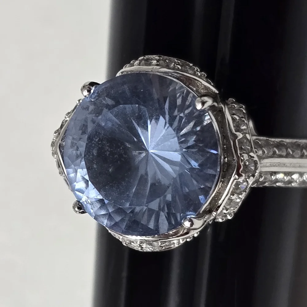 Elegant Sterling Silver 925 and Blue Topaz Gemstone Ring